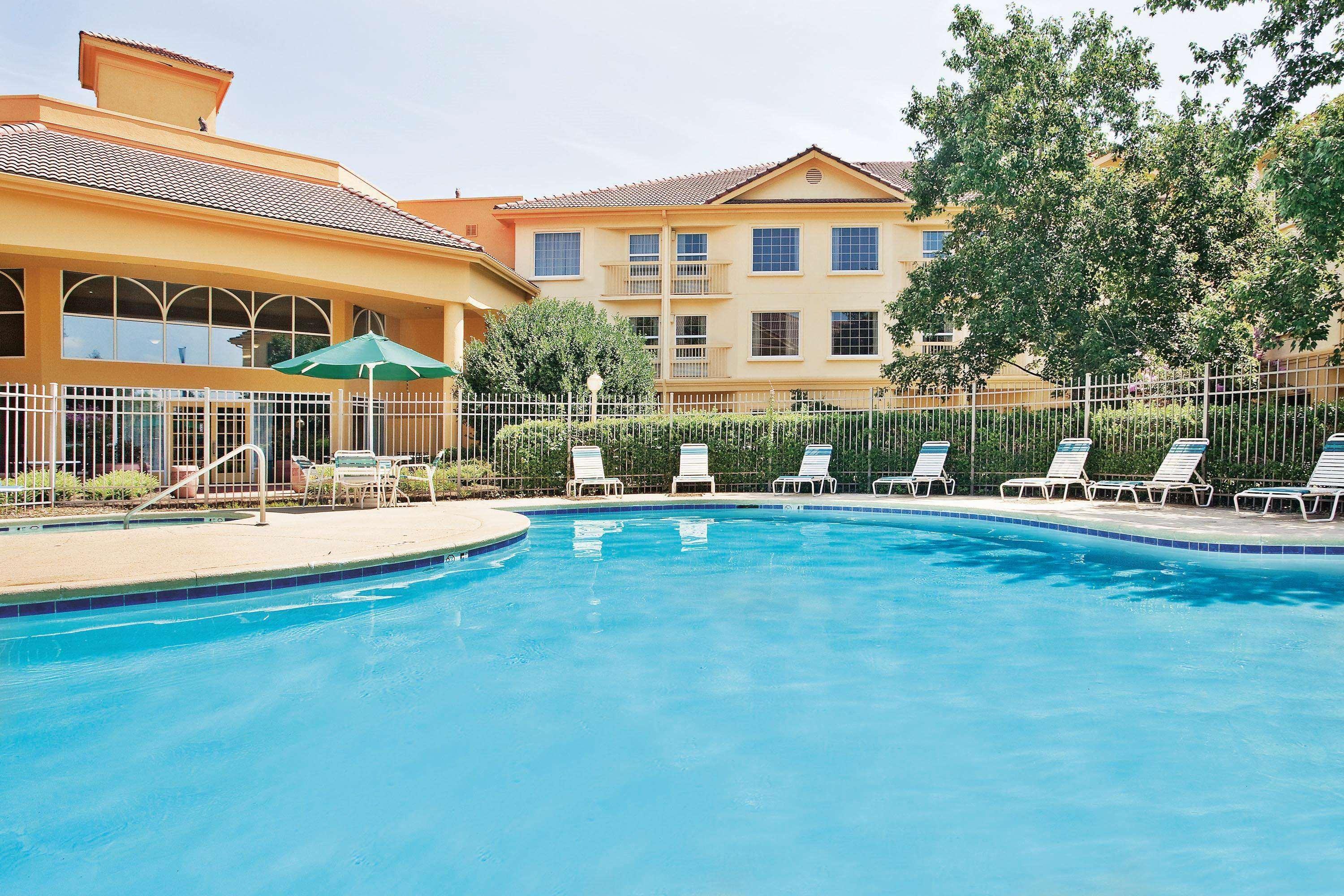La Quinta By Wyndham Macon Hotel Buitenkant foto
